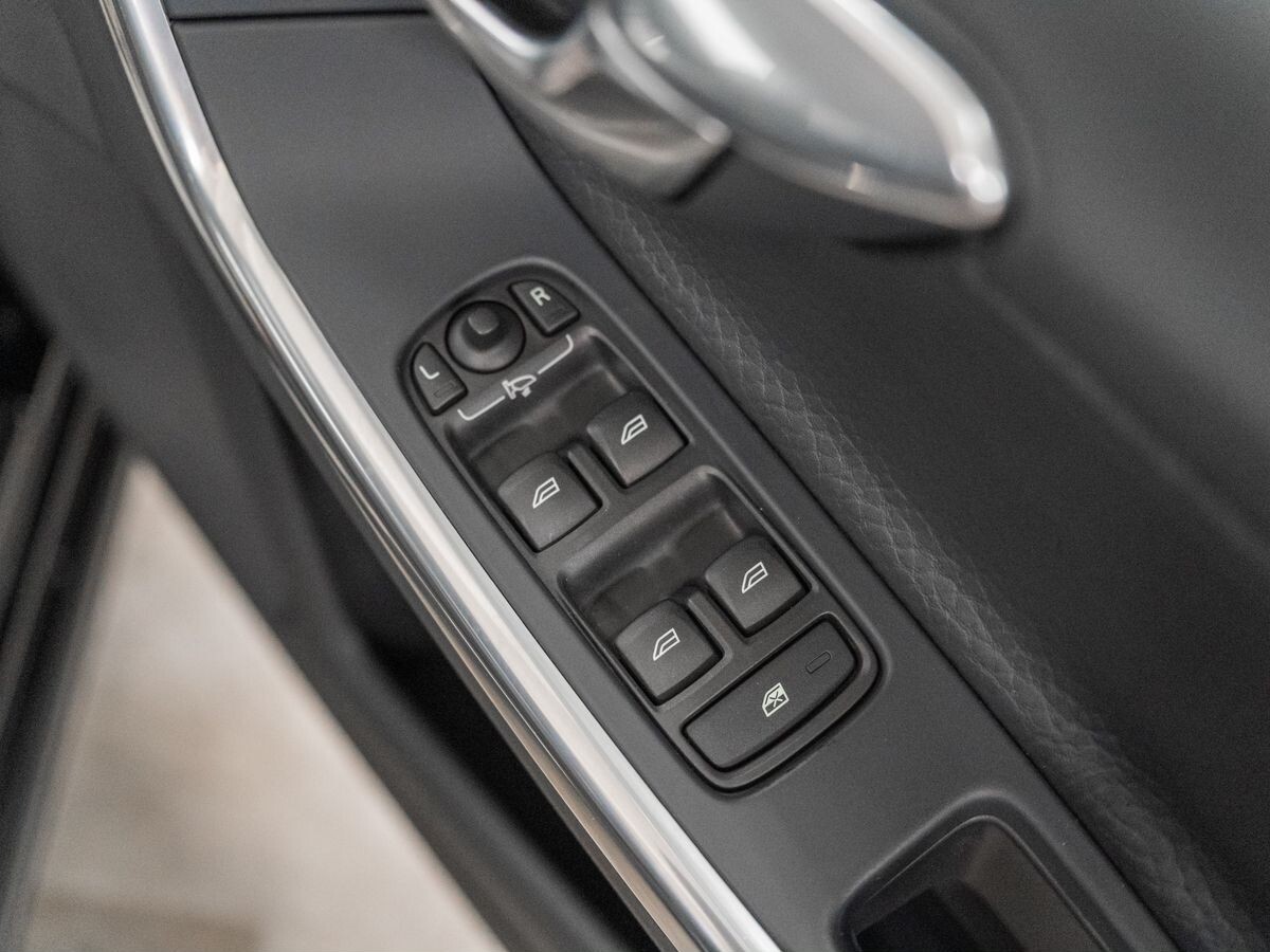 Volvo V60 2011 - фото автомобиля