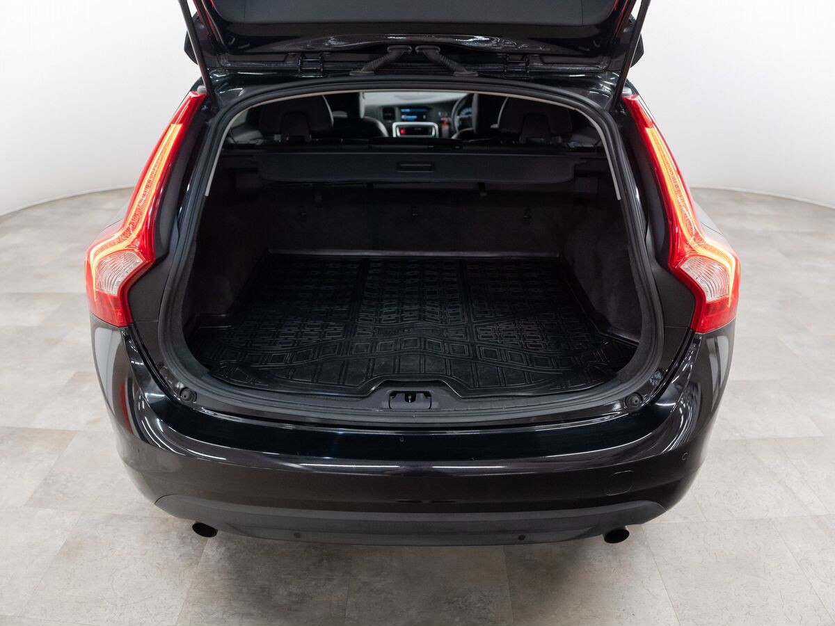 Volvo V60 2011 - фото автомобиля