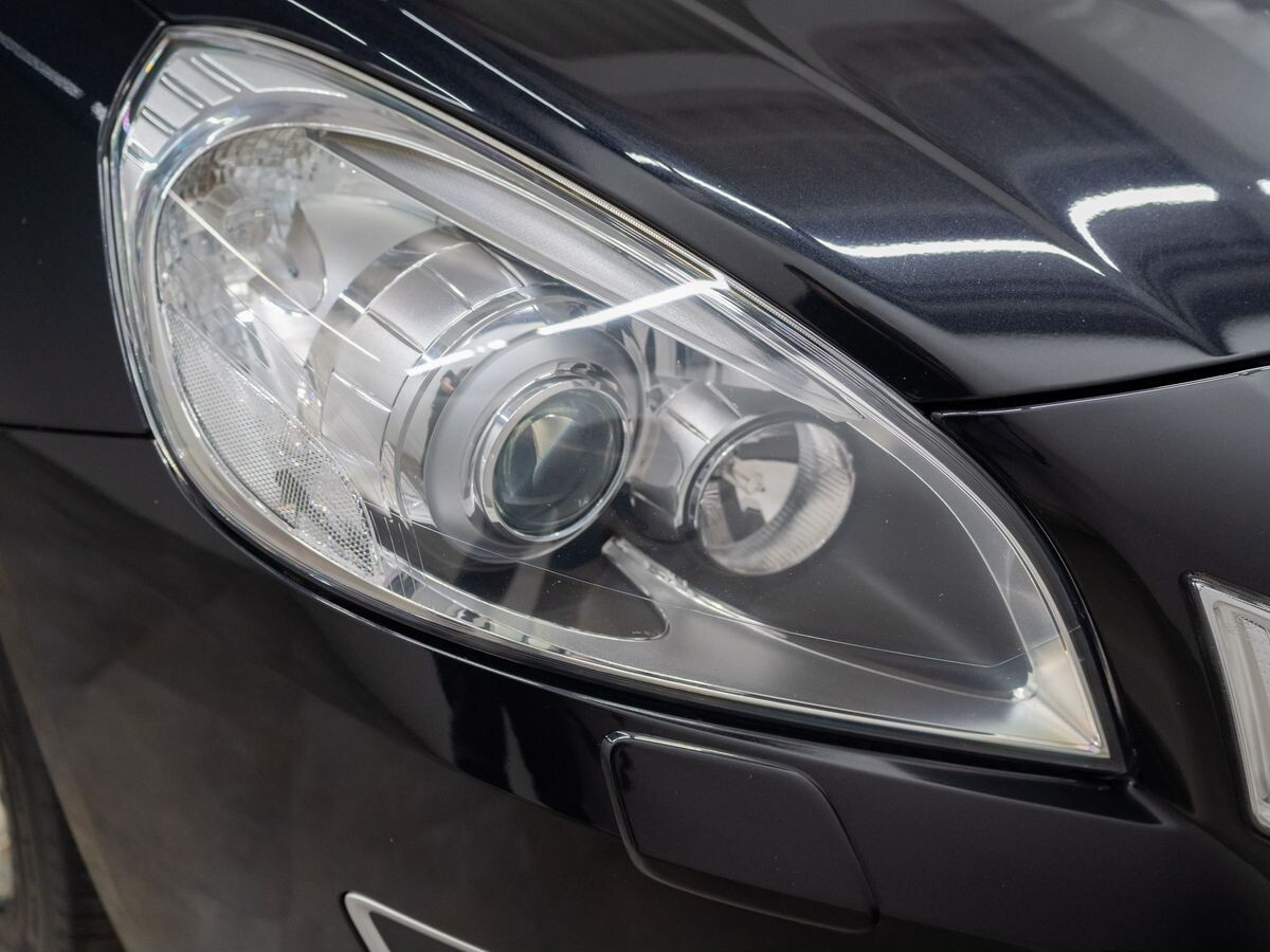 Volvo V60 2011 - фото автомобиля
