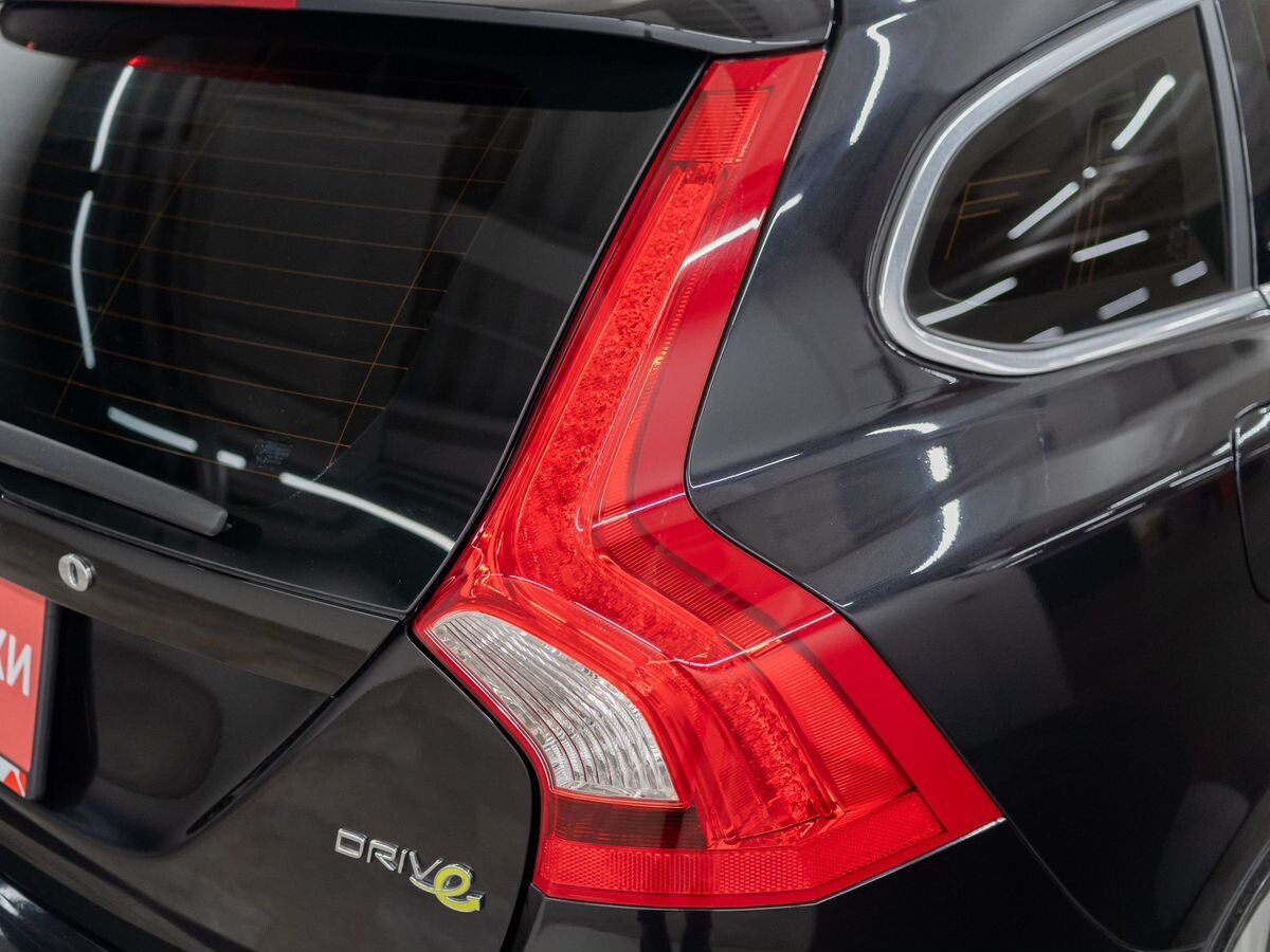 Volvo V60 2011 - фото автомобиля