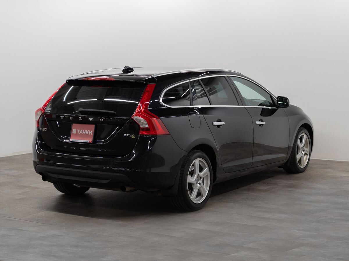 Volvo V60 2011 - фото автомобиля
