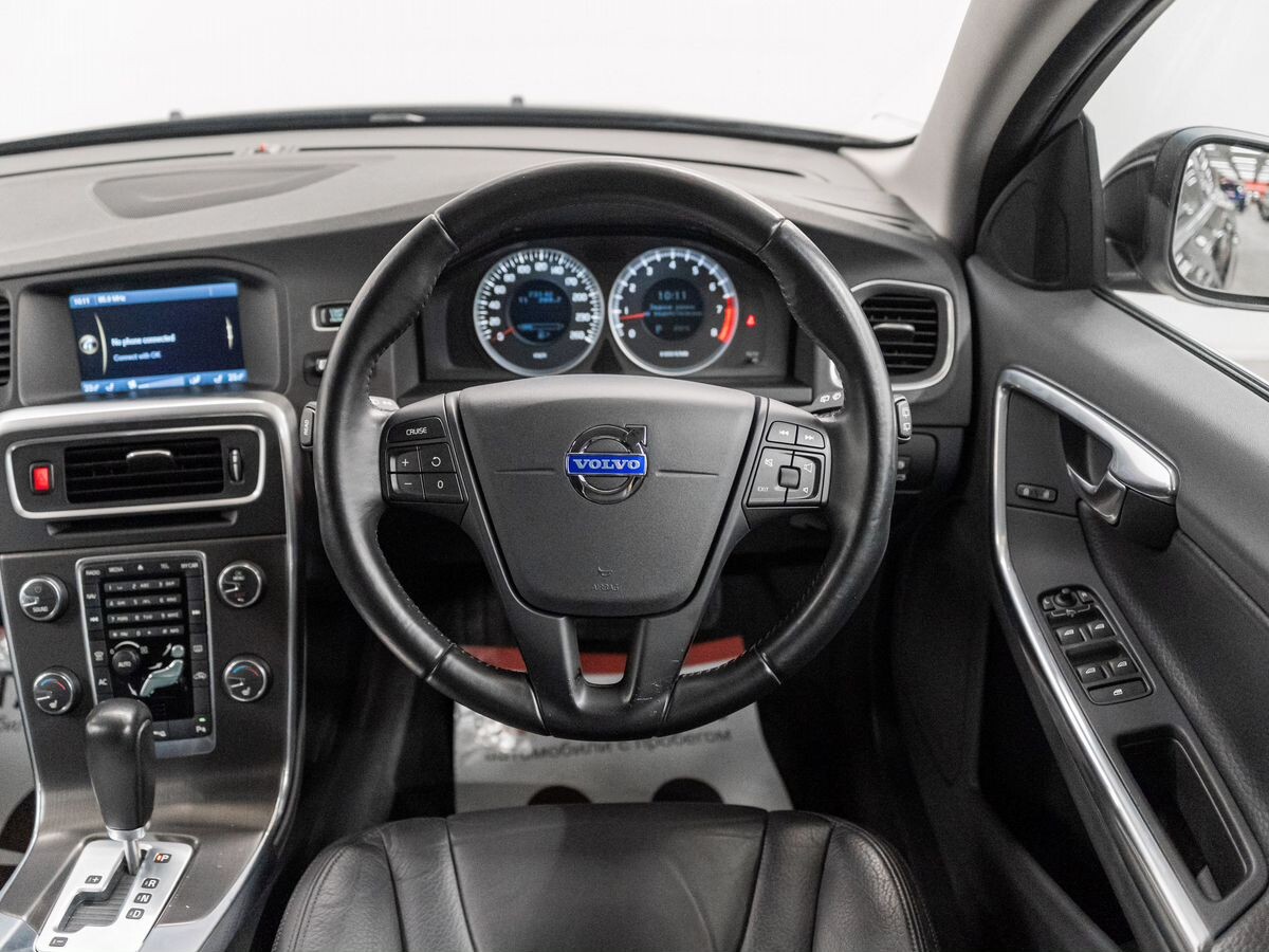 Volvo V60 2011 - фото автомобиля