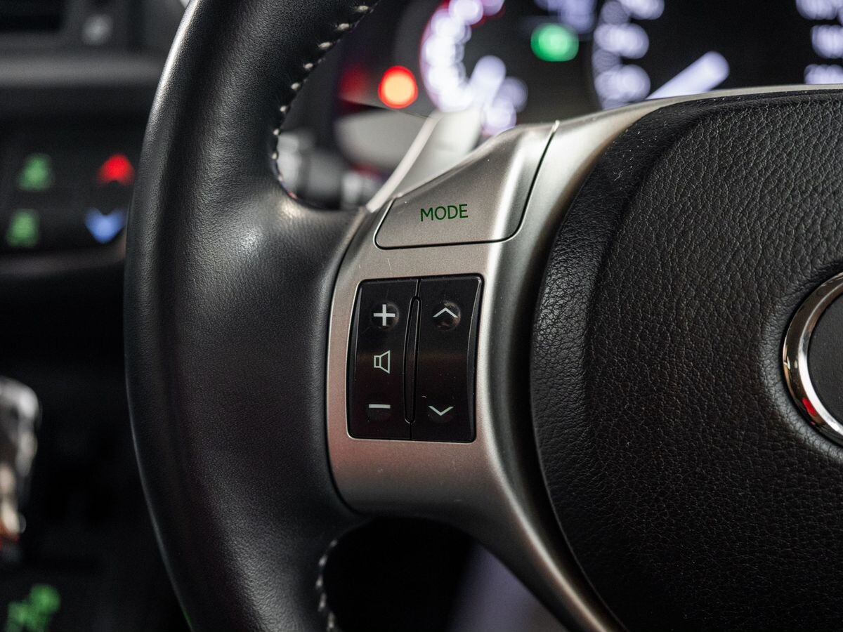 Lexus CT200h 2011 - фото автомобиля