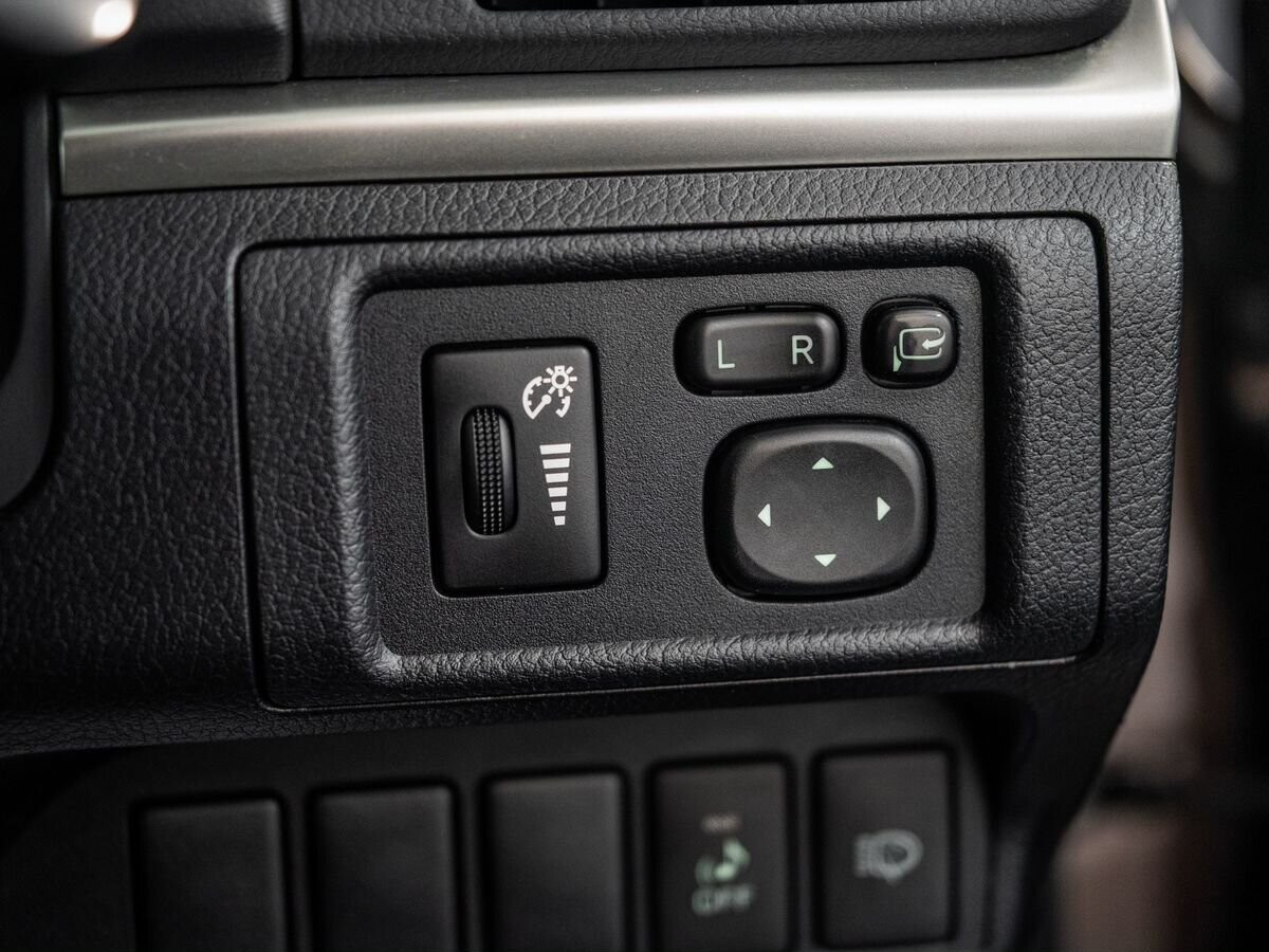 Lexus CT200h 2011 - фото автомобиля