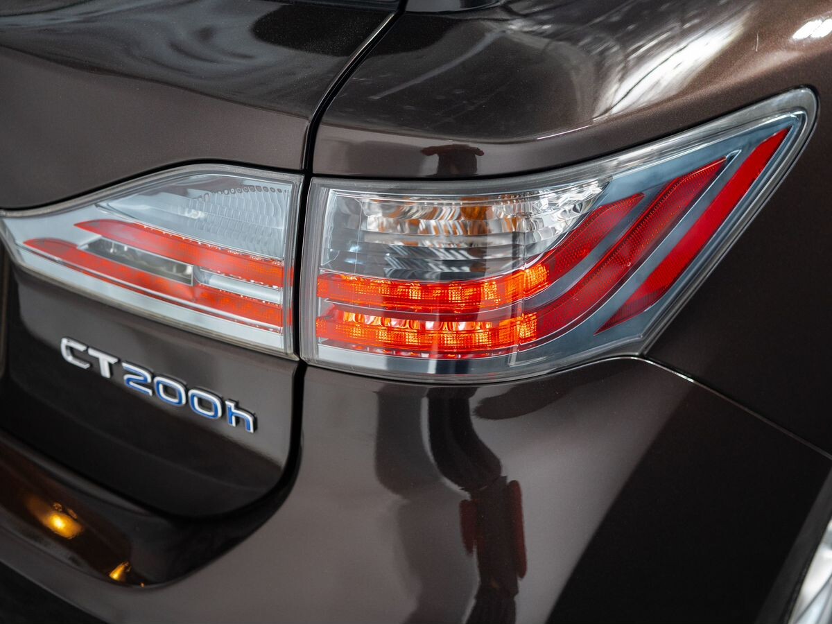 Lexus CT200h 2011 - фото автомобиля