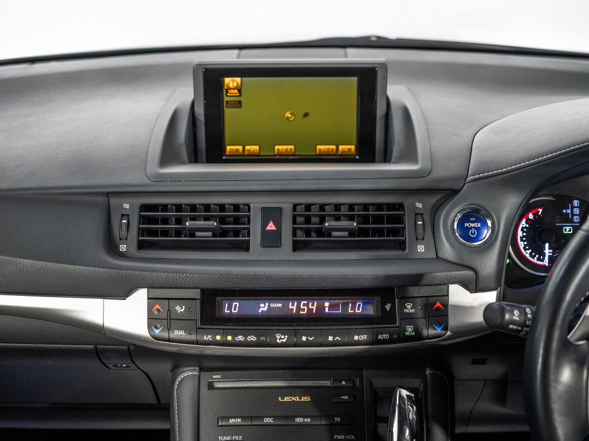Lexus CT200h 2011 - фото автомобиля