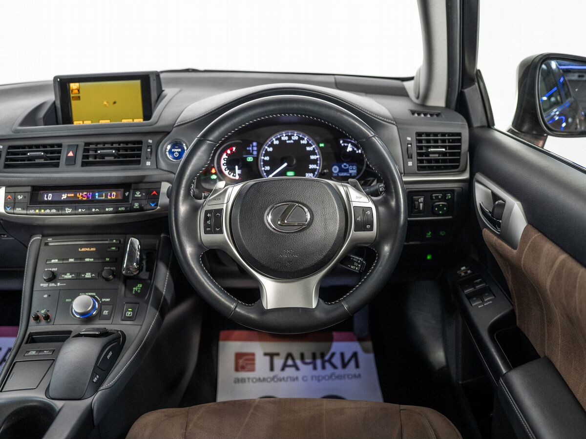 Lexus CT200h 2011 - фото автомобиля