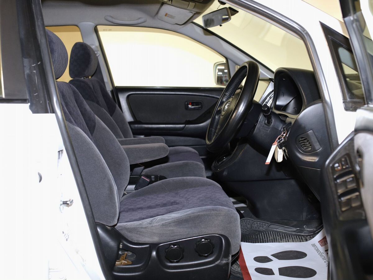 Toyota Harrier 2001 - фото автомобиля