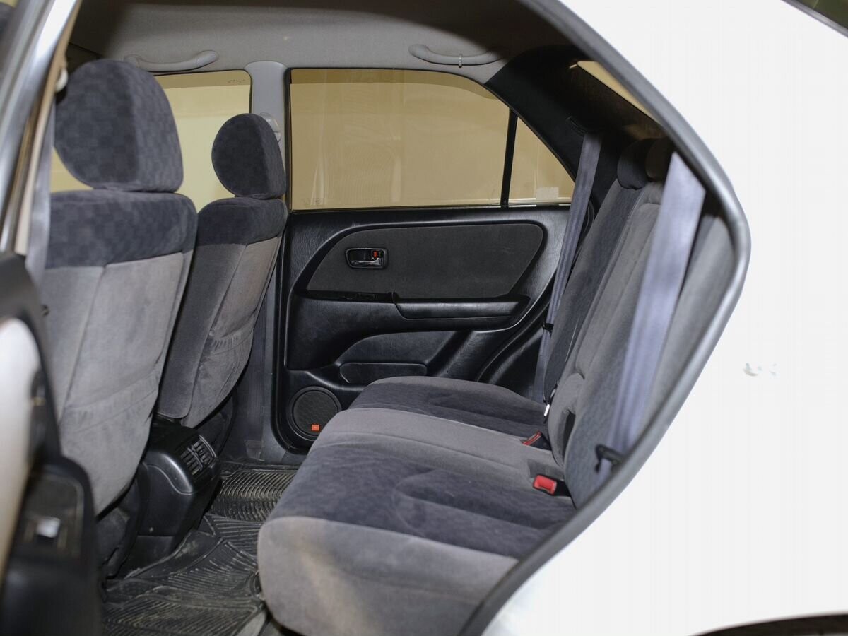 Toyota Harrier 2001 - фото автомобиля