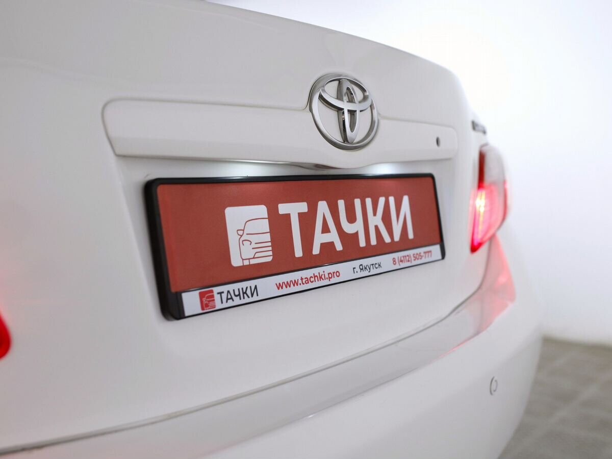 Toyota Camry 2010 - фото автомобиля