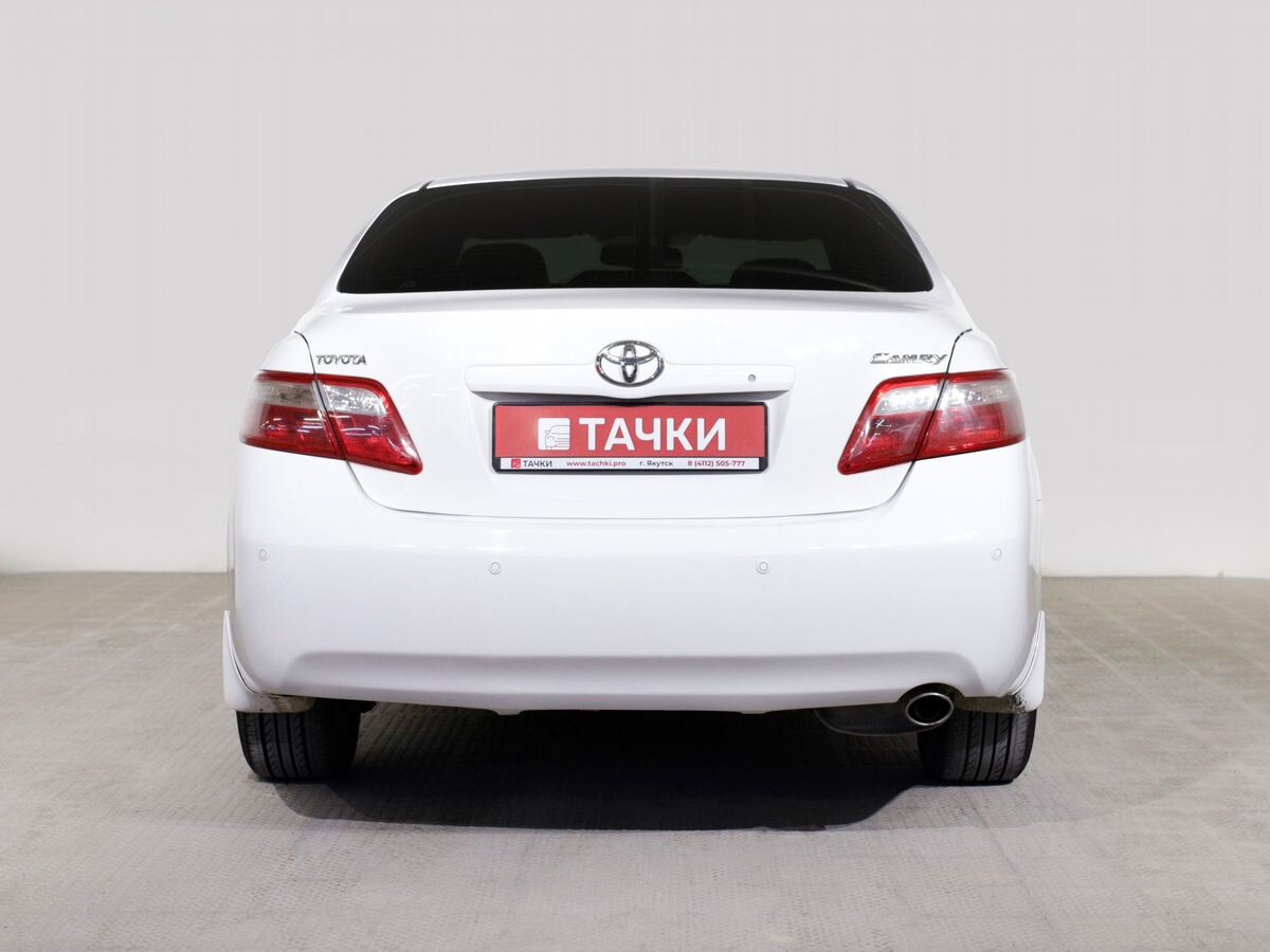 Toyota Camry 2010 - фото автомобиля