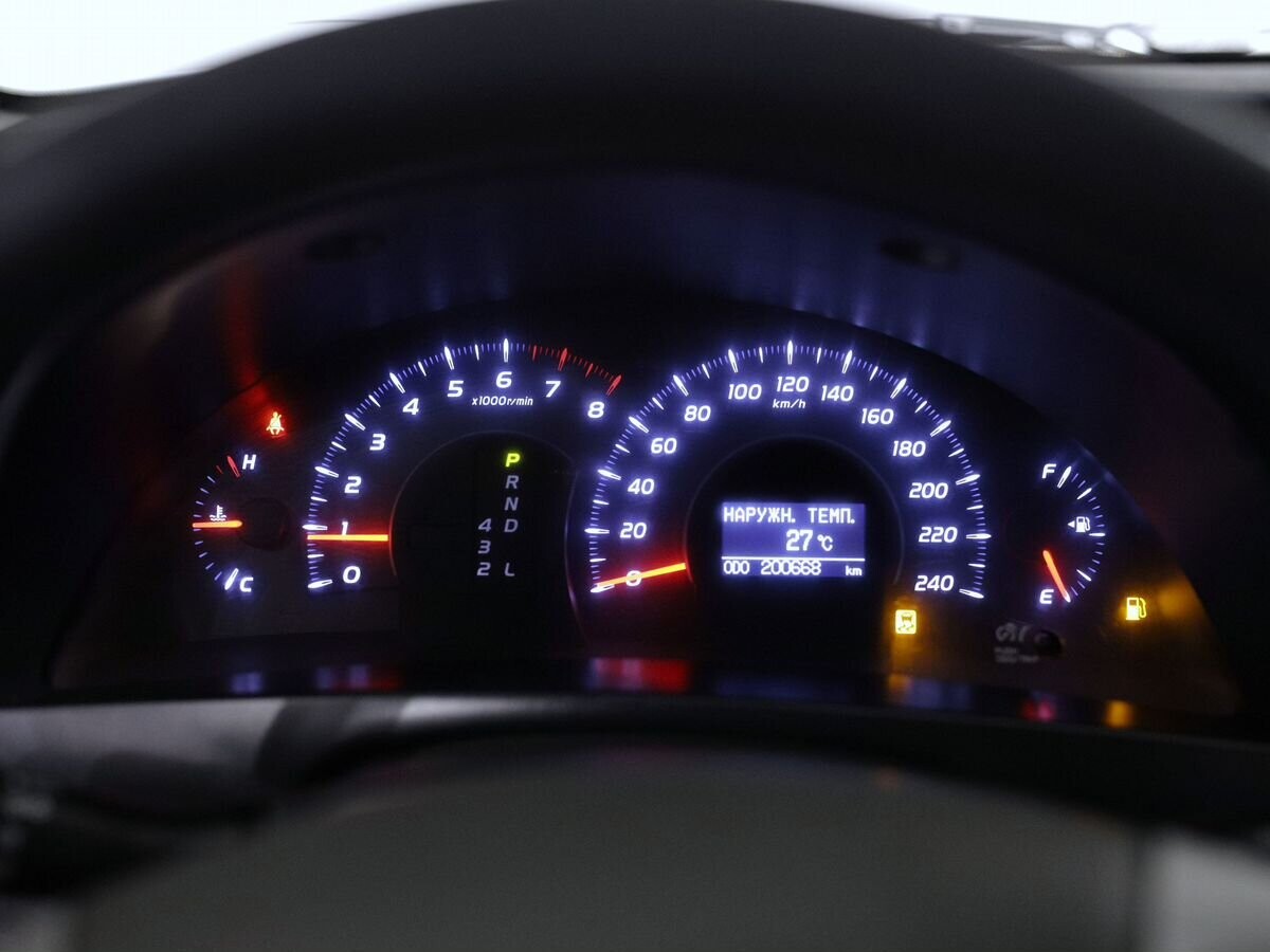 Toyota Camry 2010 - фото автомобиля
