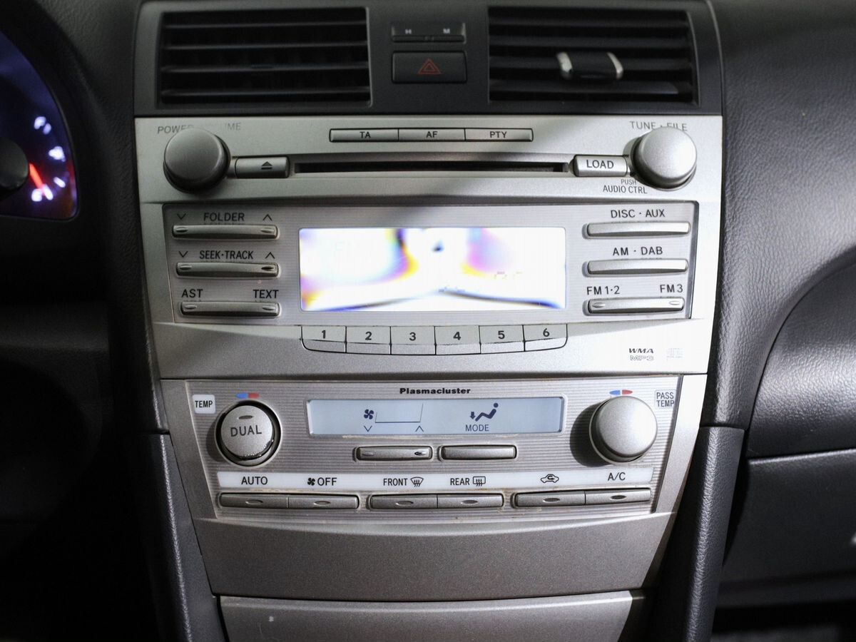 Toyota Camry 2010 - фото автомобиля