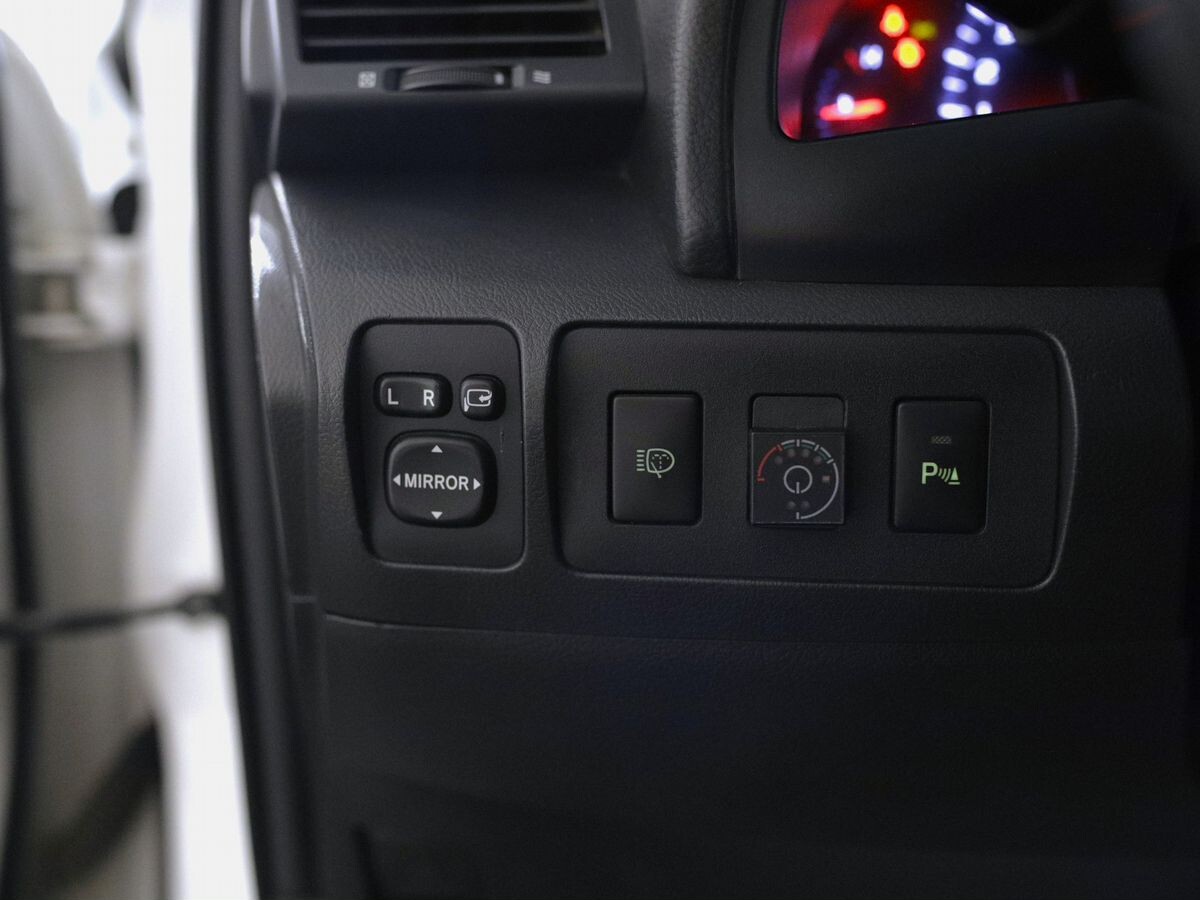 Toyota Camry 2010 - фото автомобиля