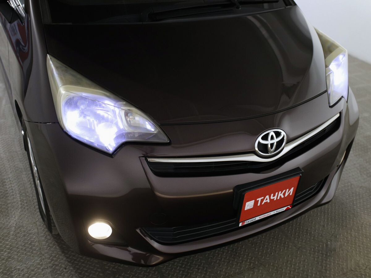 Toyota Ractis 2011 - фото автомобиля