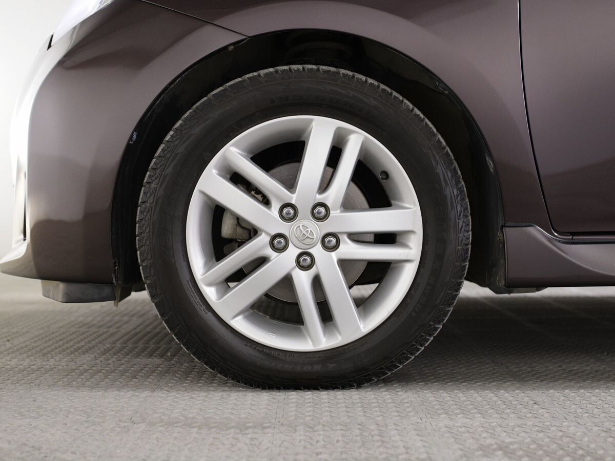 Toyota Ractis 2011 - фото автомобиля