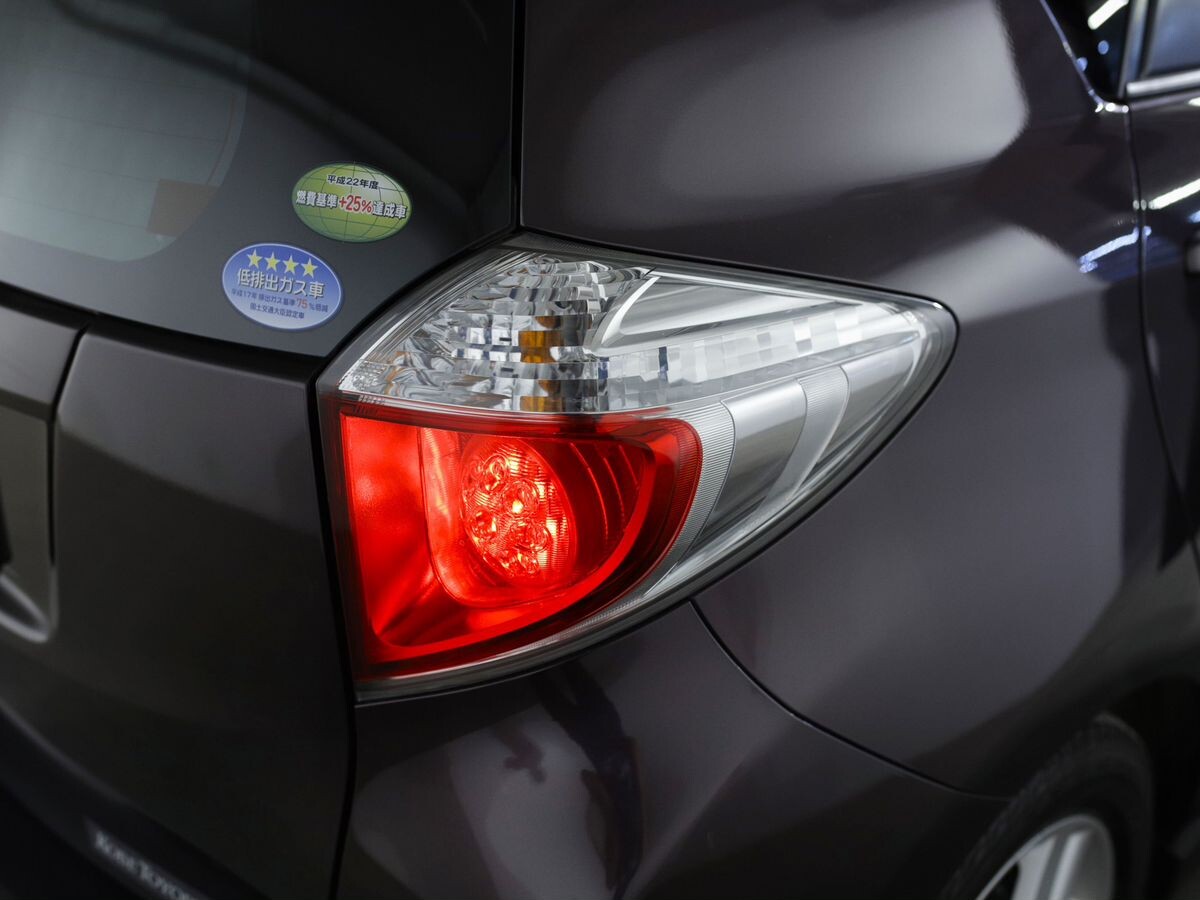Toyota Ractis 2011 - фото автомобиля