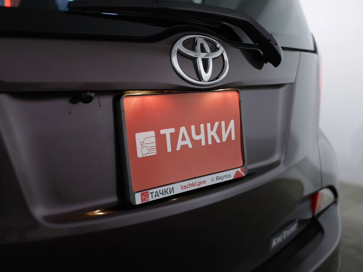 Toyota Ractis 2011 - фото автомобиля