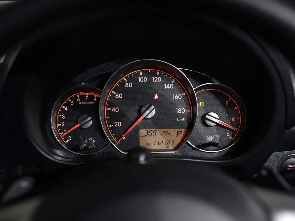 Toyota Ractis 2011 - фото автомобиля