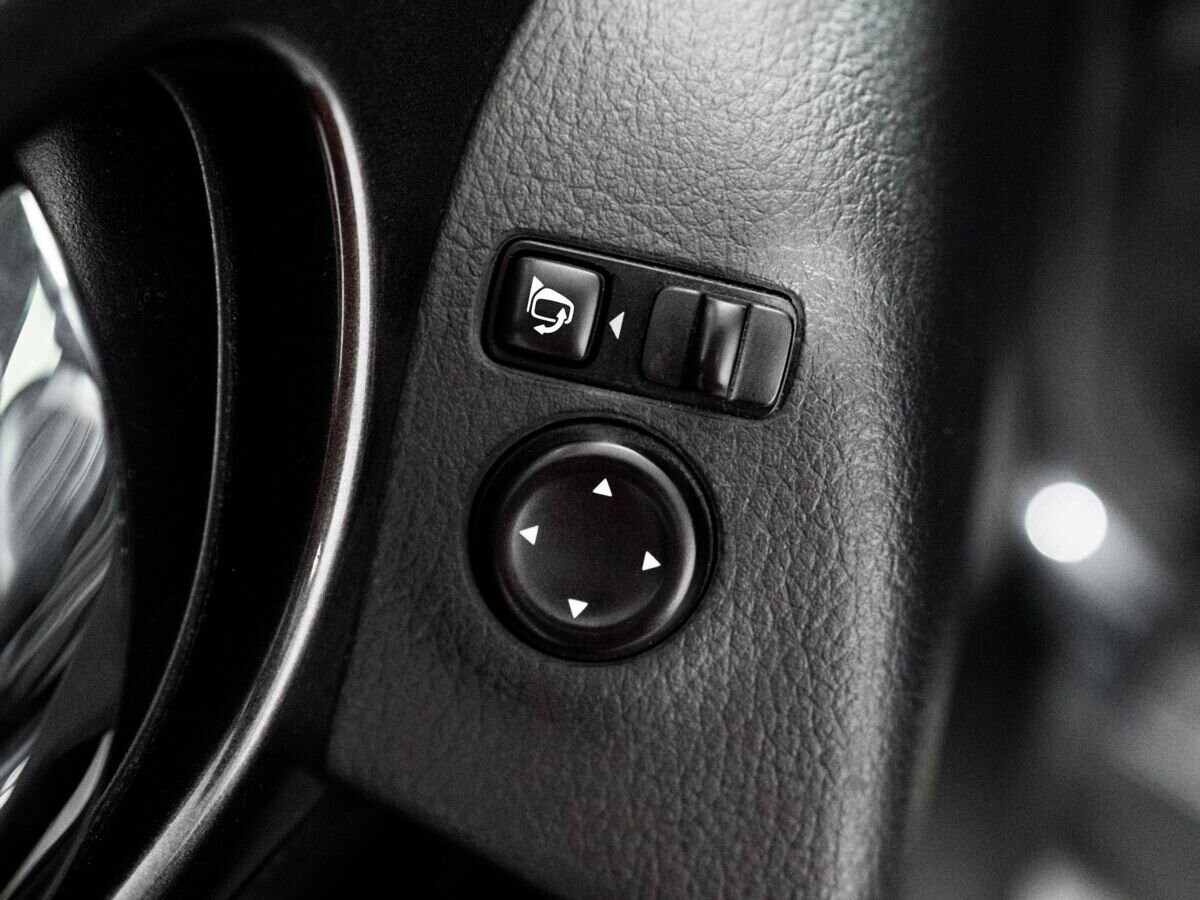 Nissan X-Trail 2019 - фото автомобиля