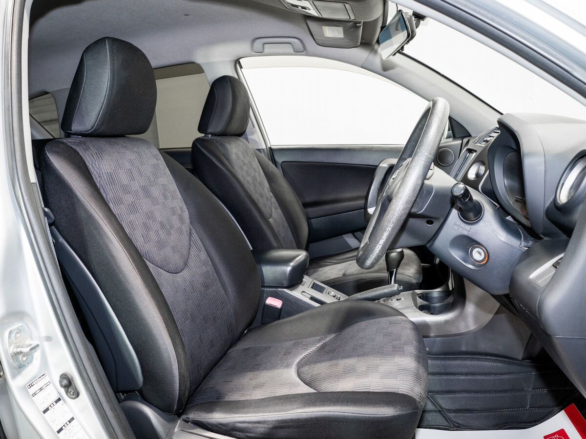 Toyota RAV4 2008 - фото автомобиля