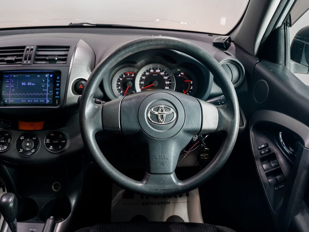 Toyota RAV4 2008 - фото автомобиля