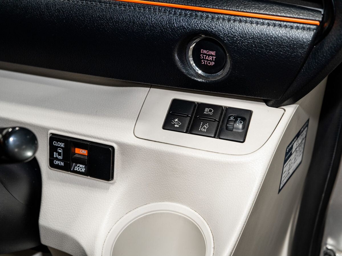 Toyota Sienta 2017 - фото автомобиля