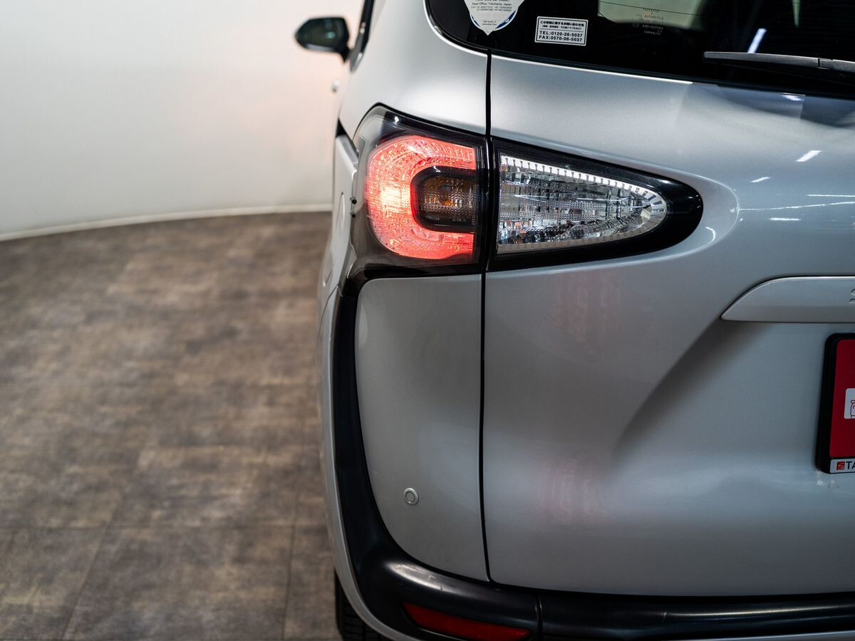 Toyota Sienta 2017 - фото автомобиля
