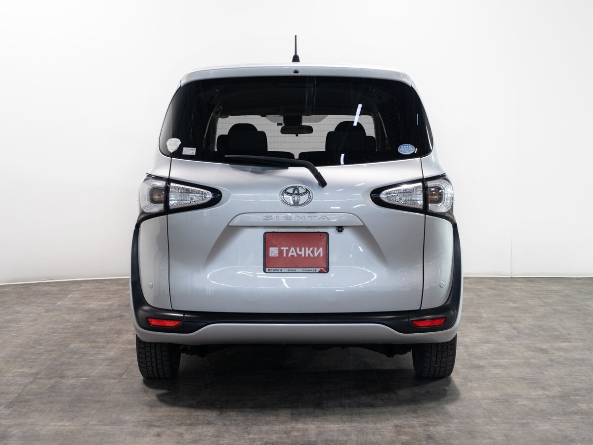 Toyota Sienta 2017 - фото автомобиля