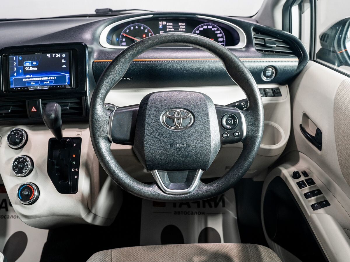Toyota Sienta 2017 - фото автомобиля