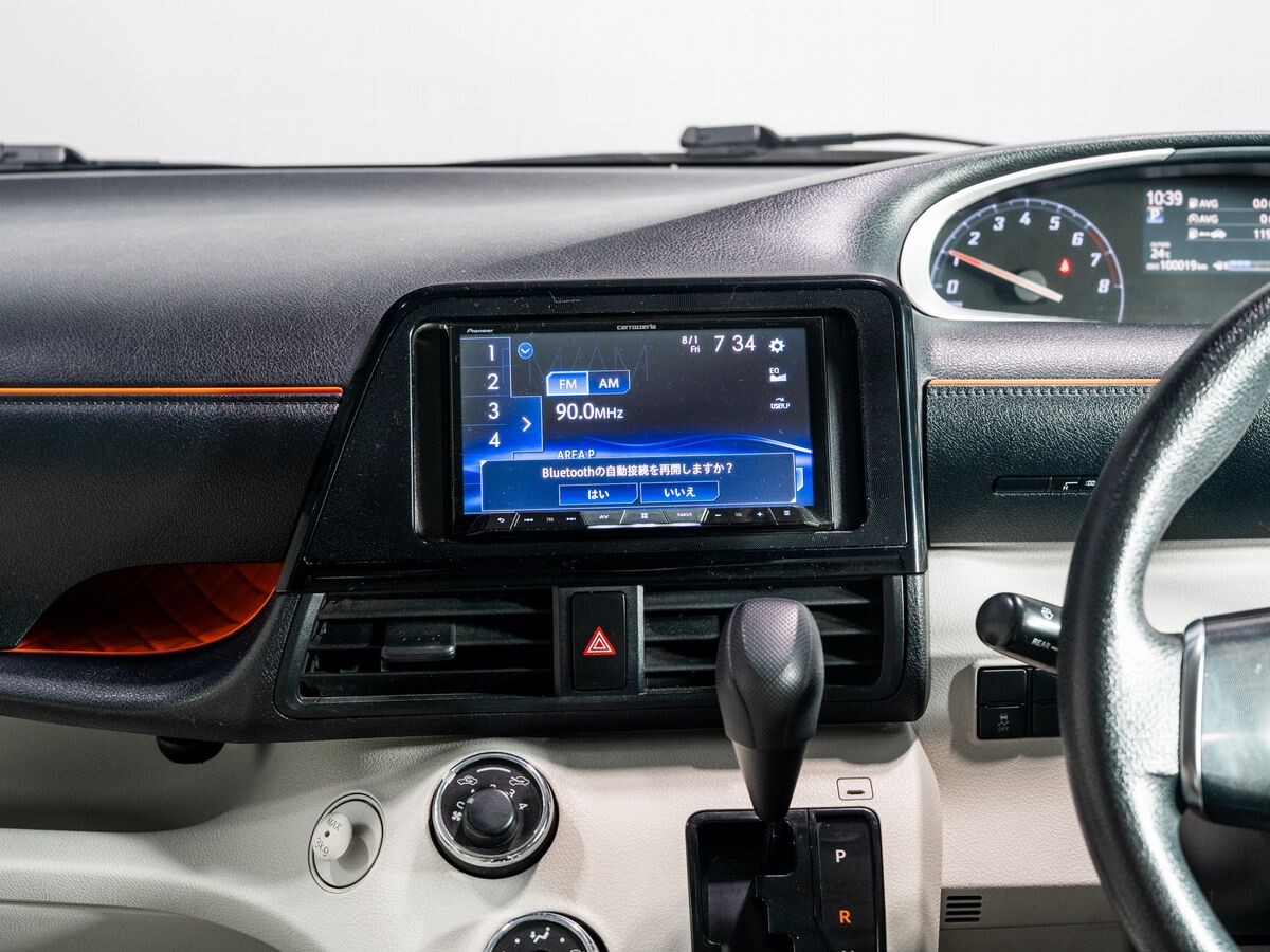 Toyota Sienta 2017 - фото автомобиля