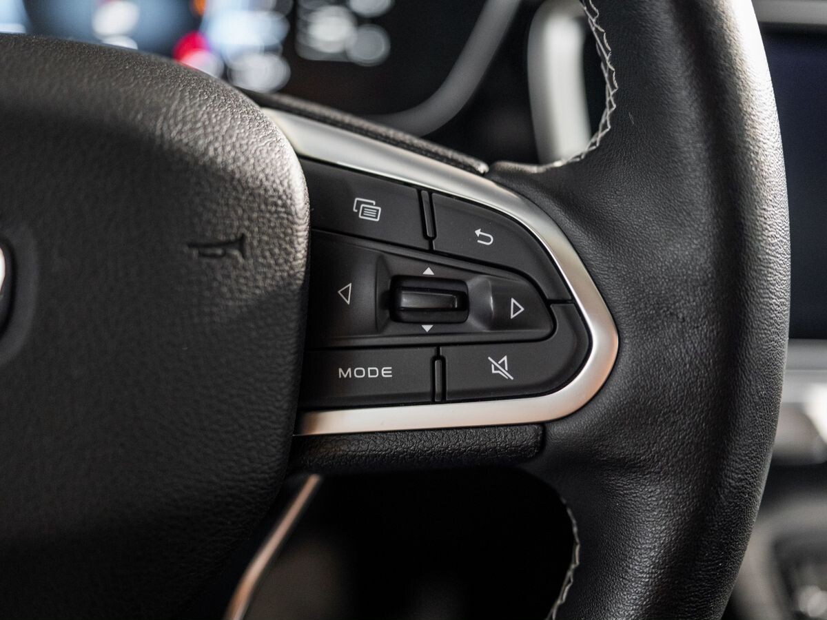 Geely Atlas Pro 2022 - фото автомобиля