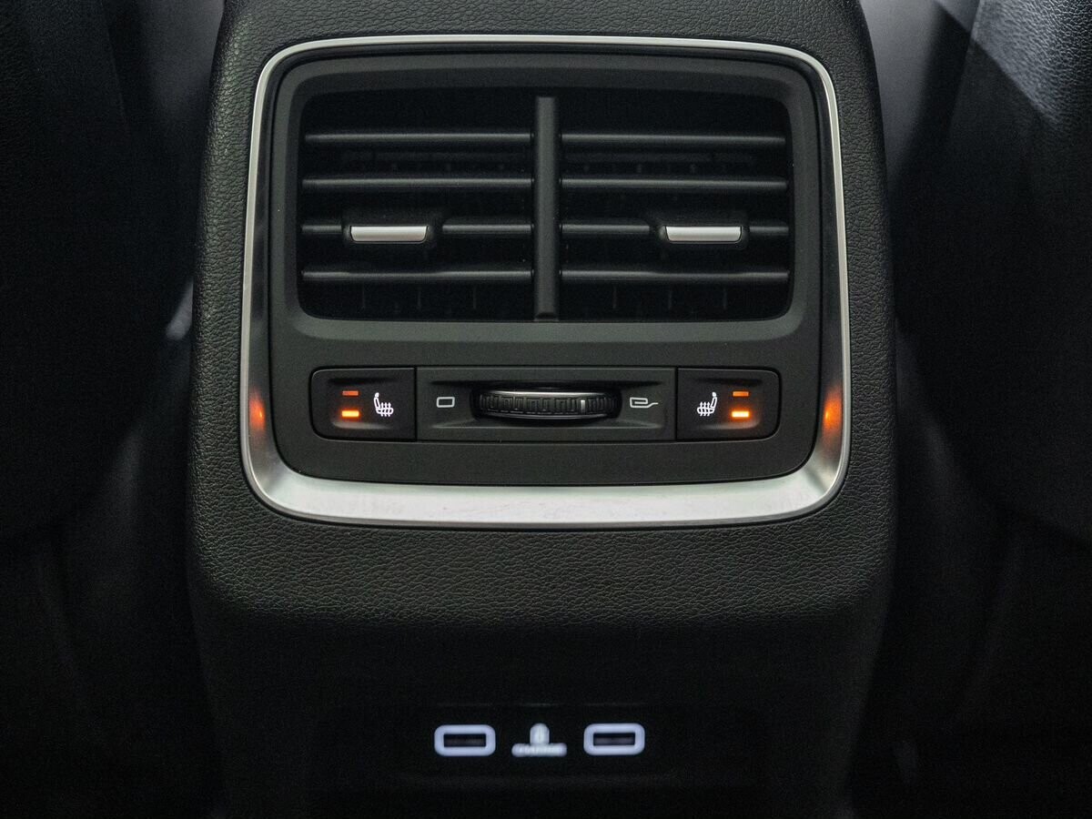 Geely Atlas Pro 2022 - фото автомобиля