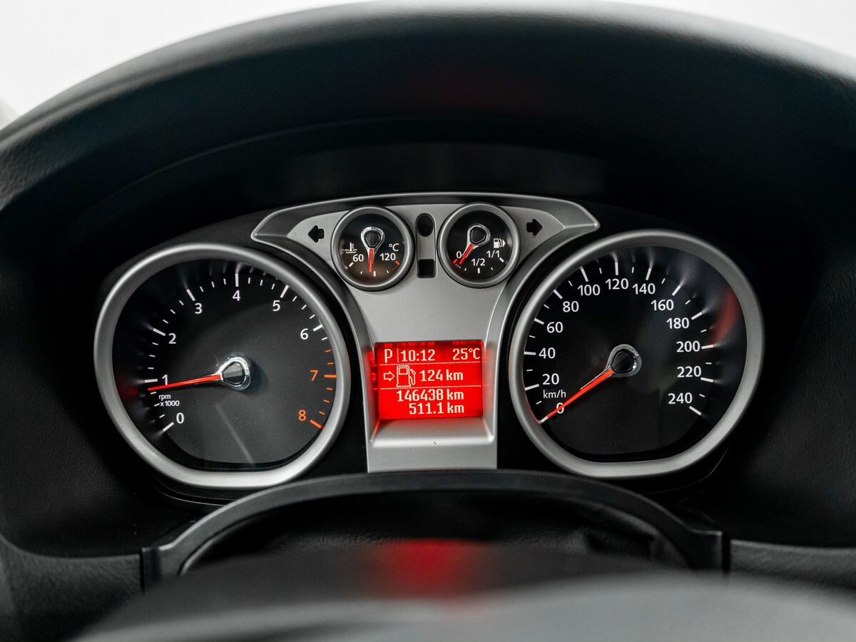 Ford Focus 2010 - фото автомобиля