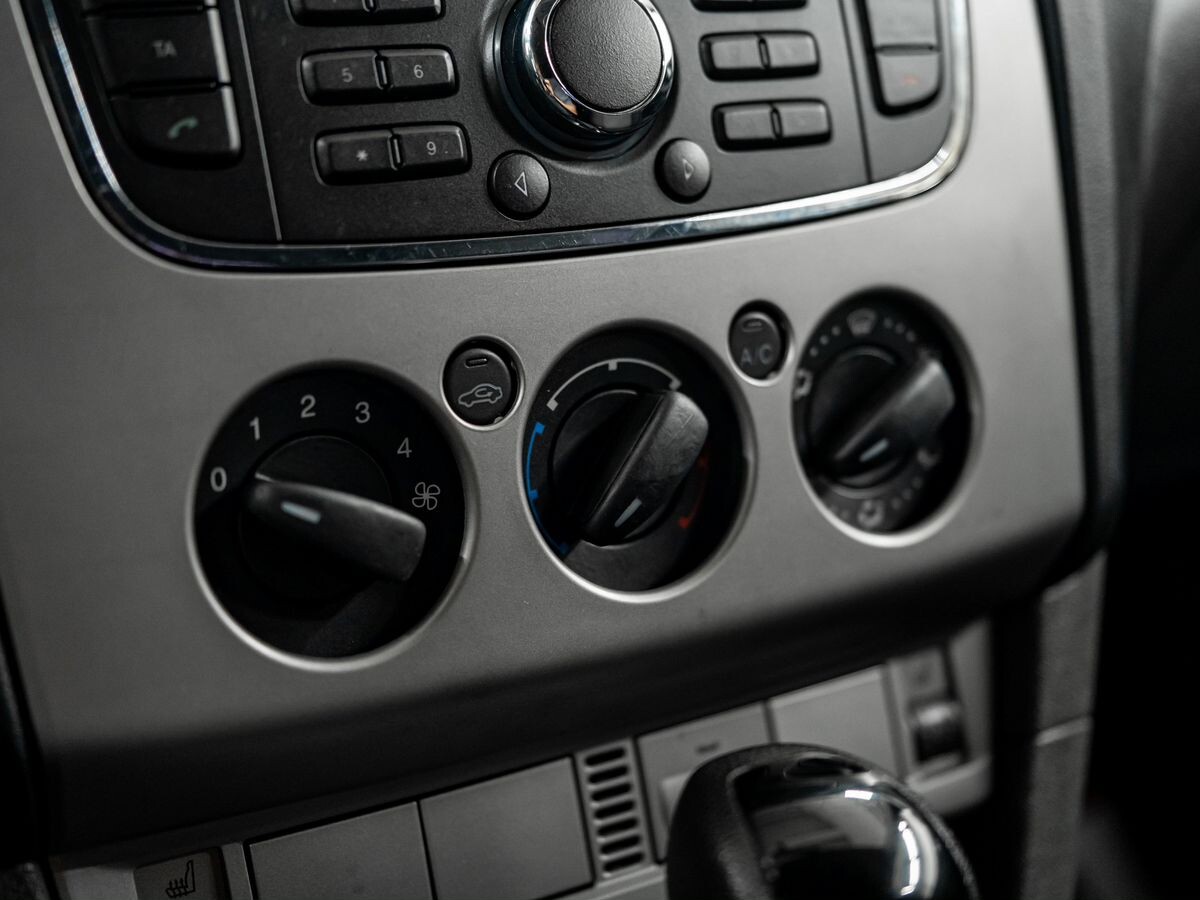 Ford Focus 2010 - фото автомобиля