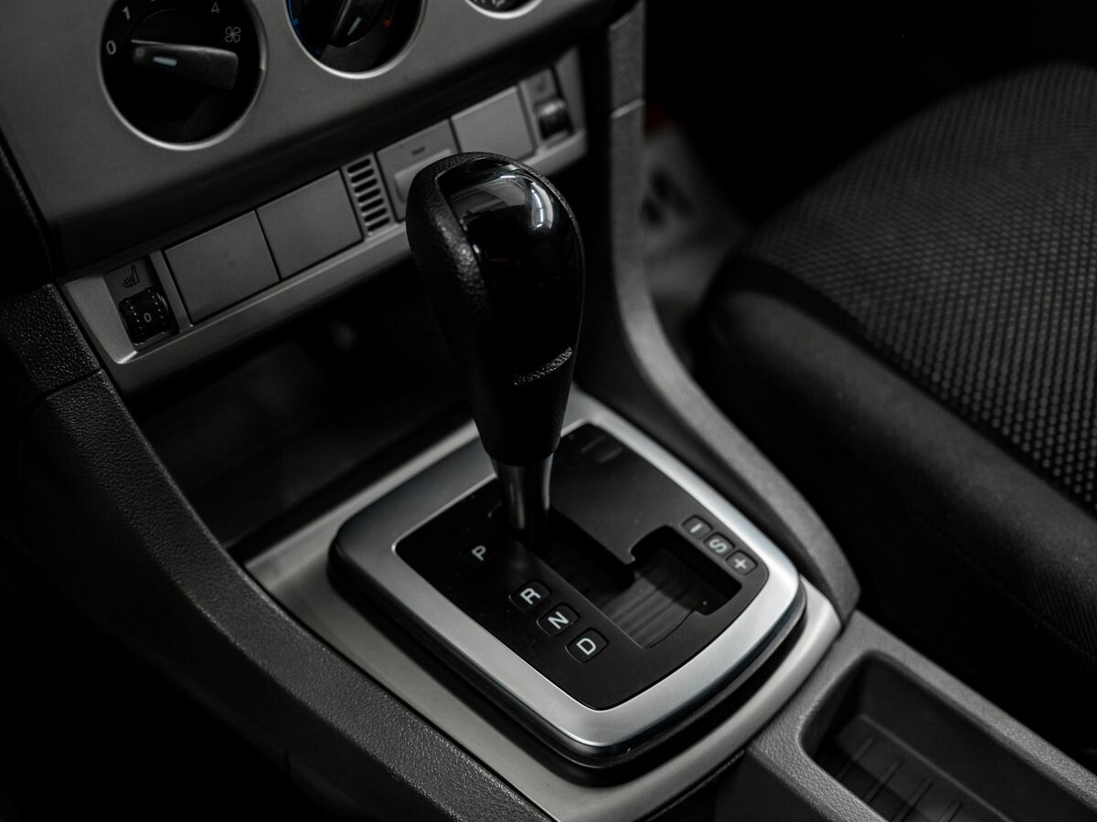 Ford Focus 2010 - фото автомобиля