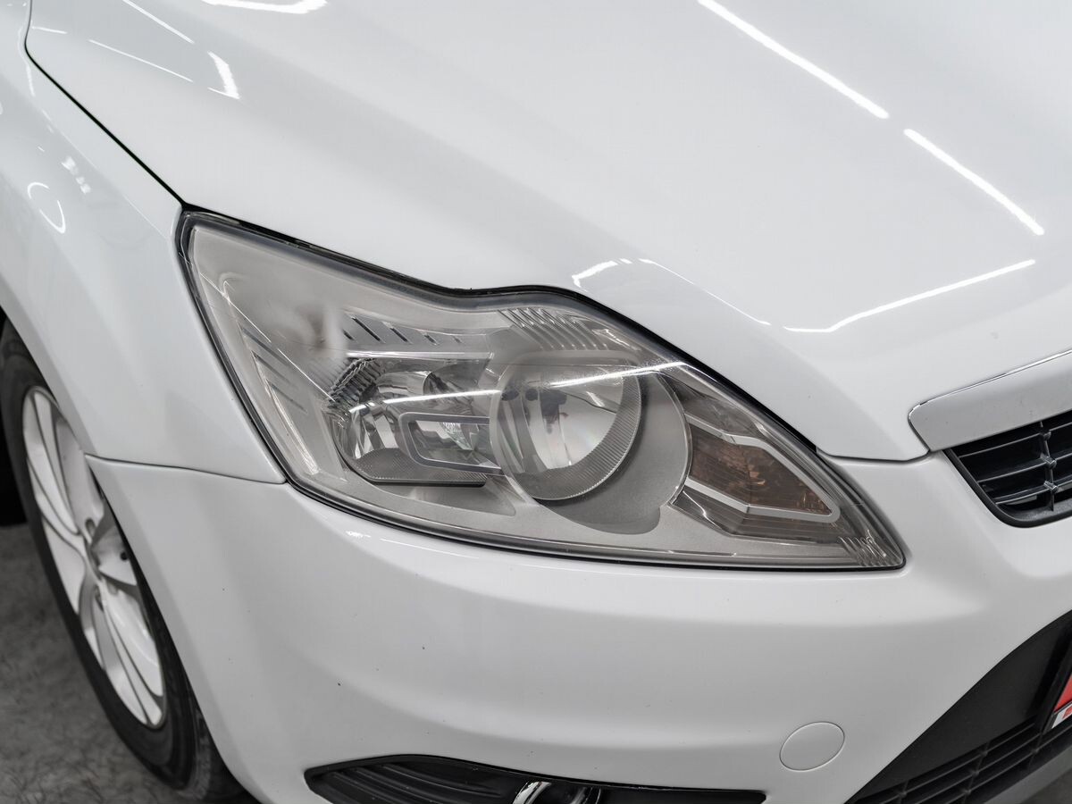Ford Focus 2010 - фото автомобиля