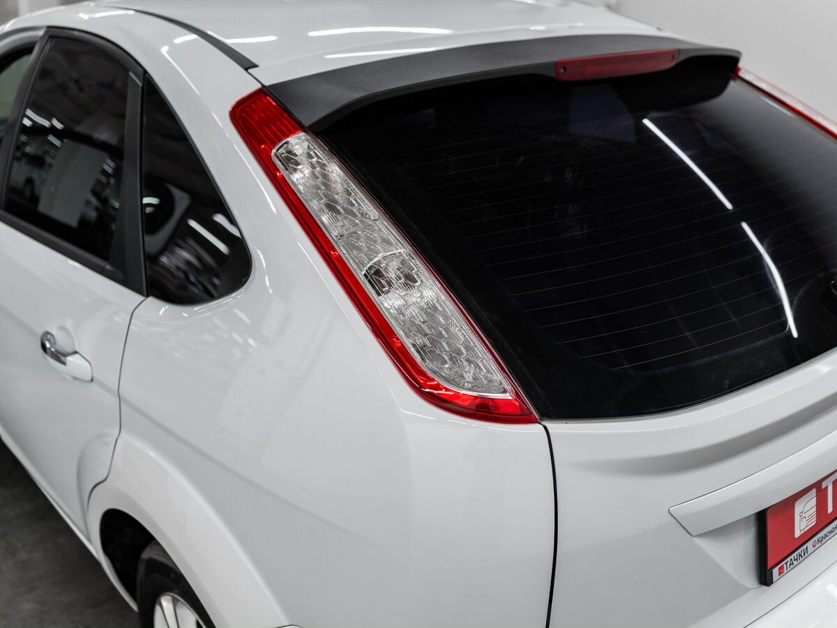 Ford Focus 2010 - фото автомобиля