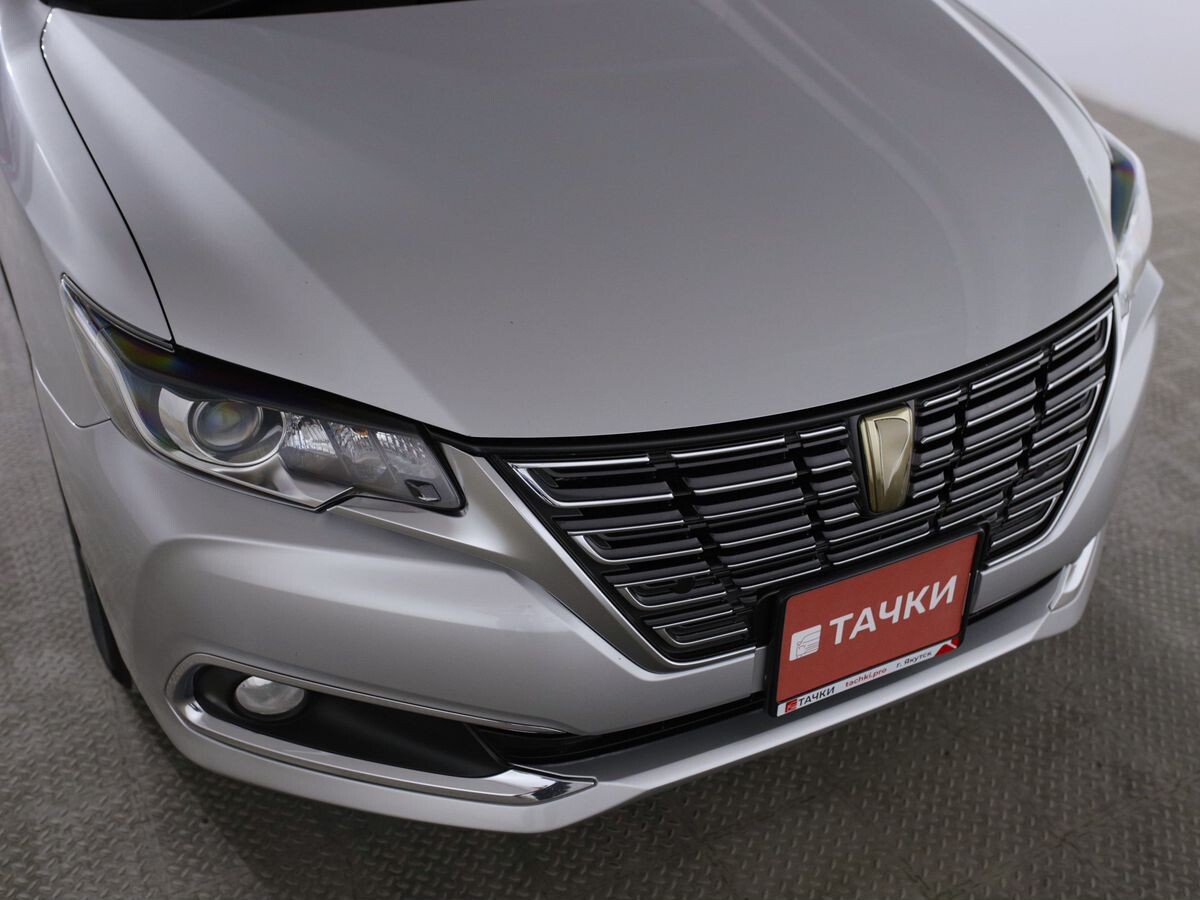 Toyota Premio 2018 - фото автомобиля