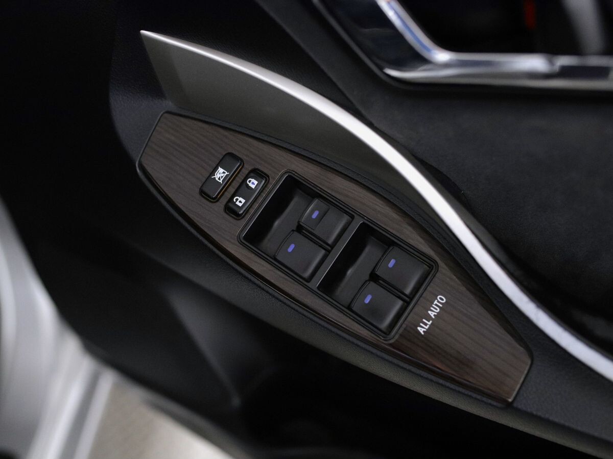 Toyota Premio 2018 - фото автомобиля