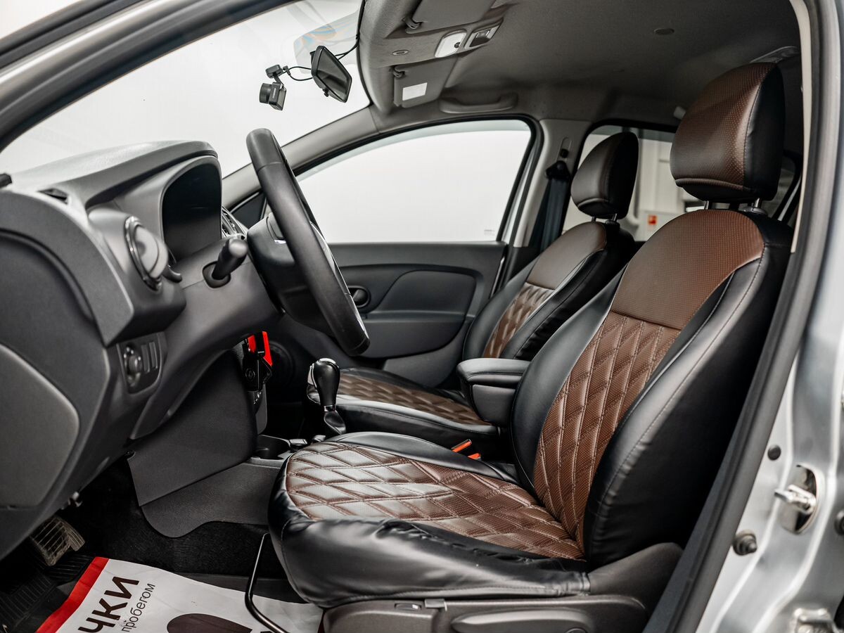 Renault Sandero Stepway 2021 - фото автомобиля