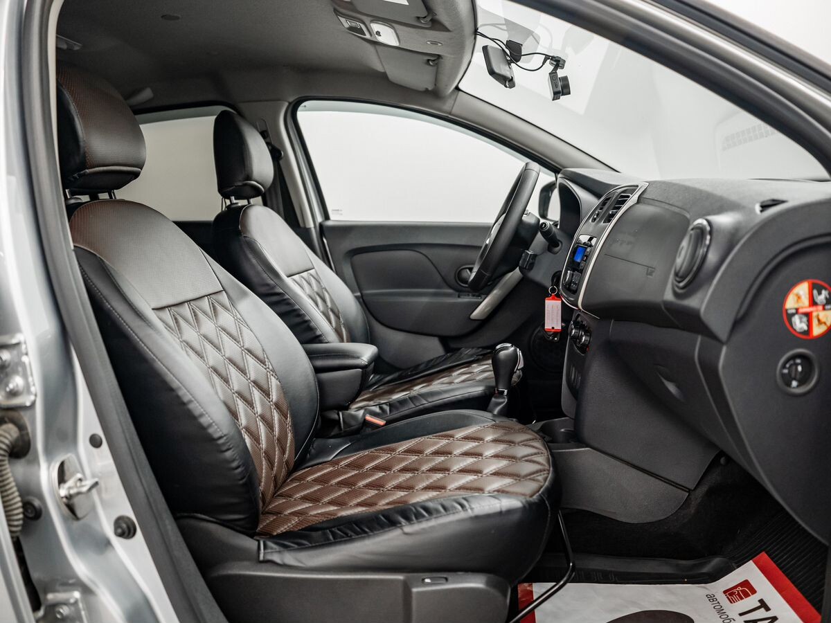 Renault Sandero Stepway 2021 - фото автомобиля