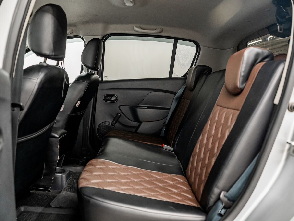 Renault Sandero Stepway 2021 - фото автомобиля