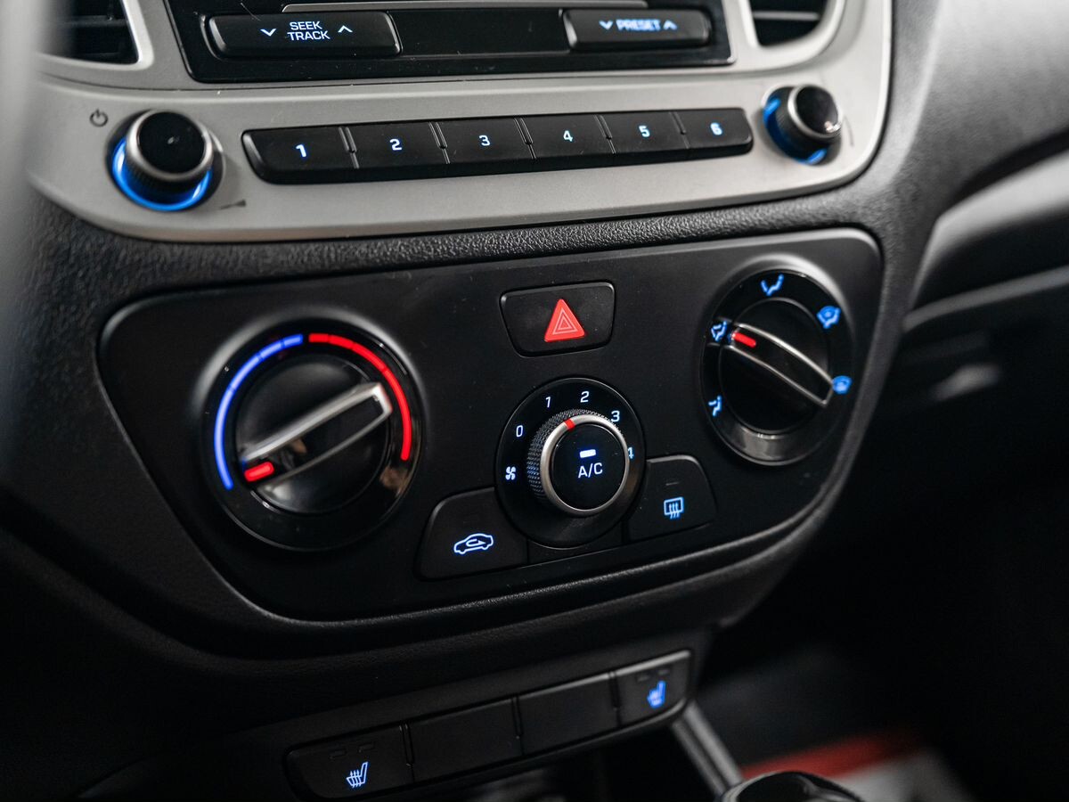 Hyundai Solaris 2019 - фото автомобиля