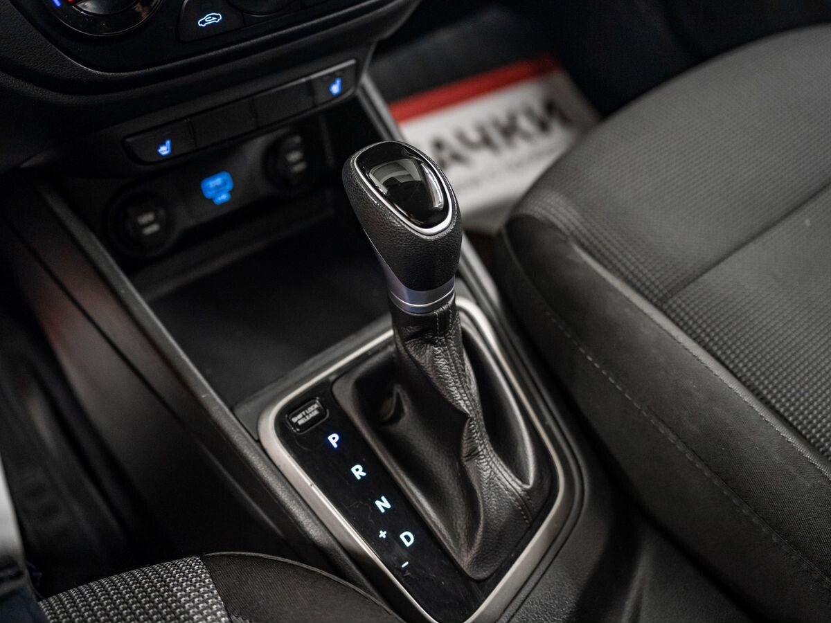 Hyundai Solaris 2019 - фото автомобиля