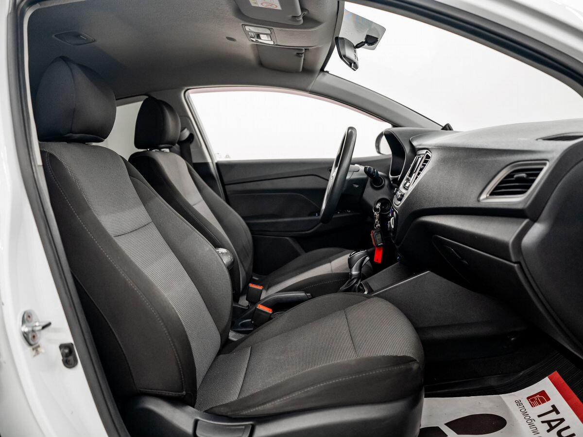 Hyundai Solaris 2019 - фото автомобиля