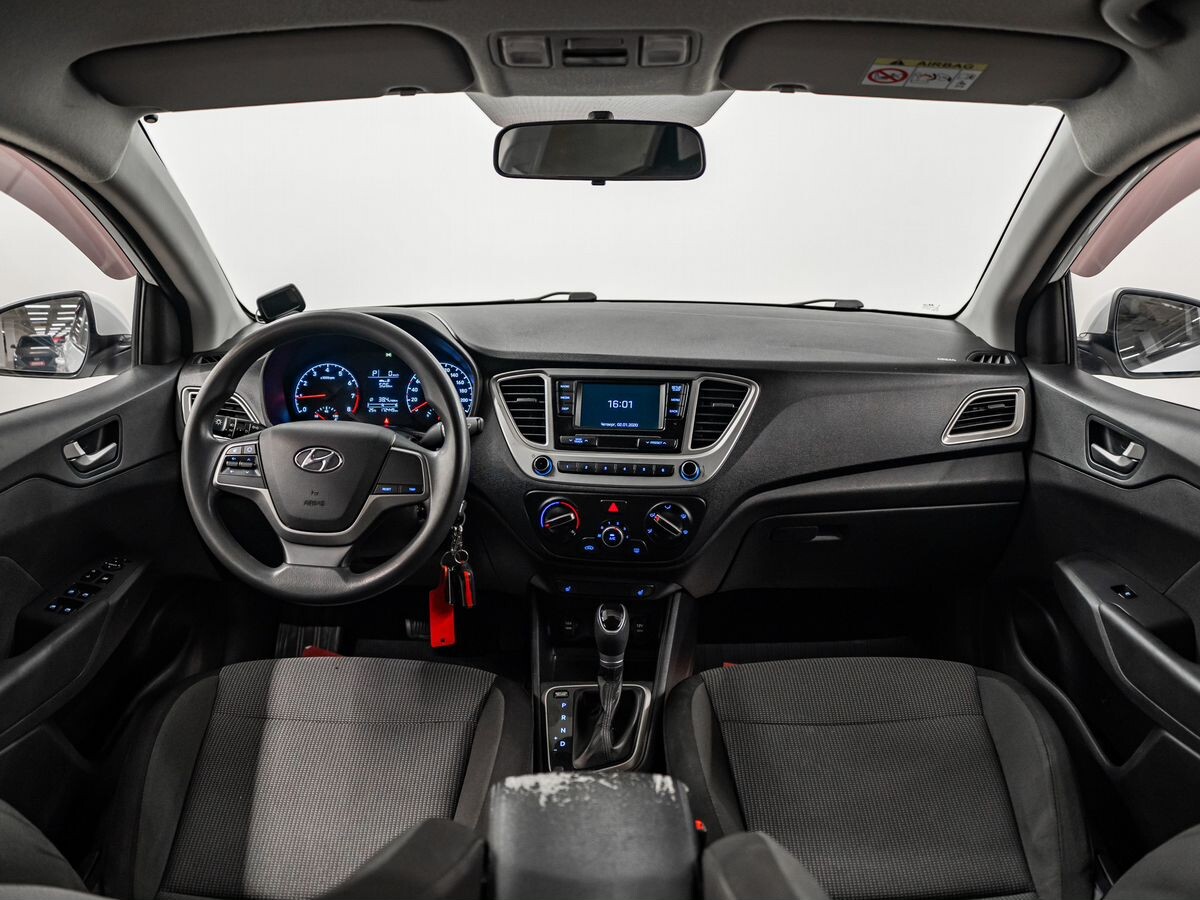 Hyundai Solaris 2019 - фото автомобиля
