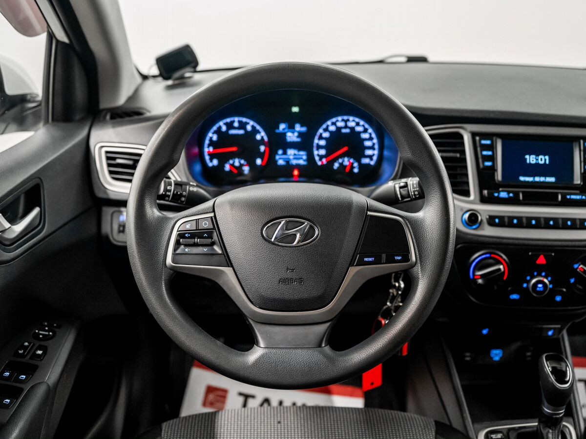 Hyundai Solaris 2019 - фото автомобиля