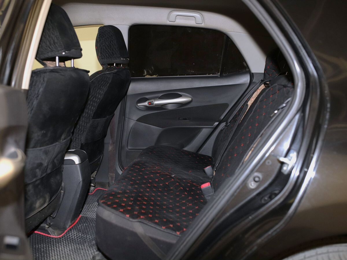 Toyota Auris 2008 - фото автомобиля