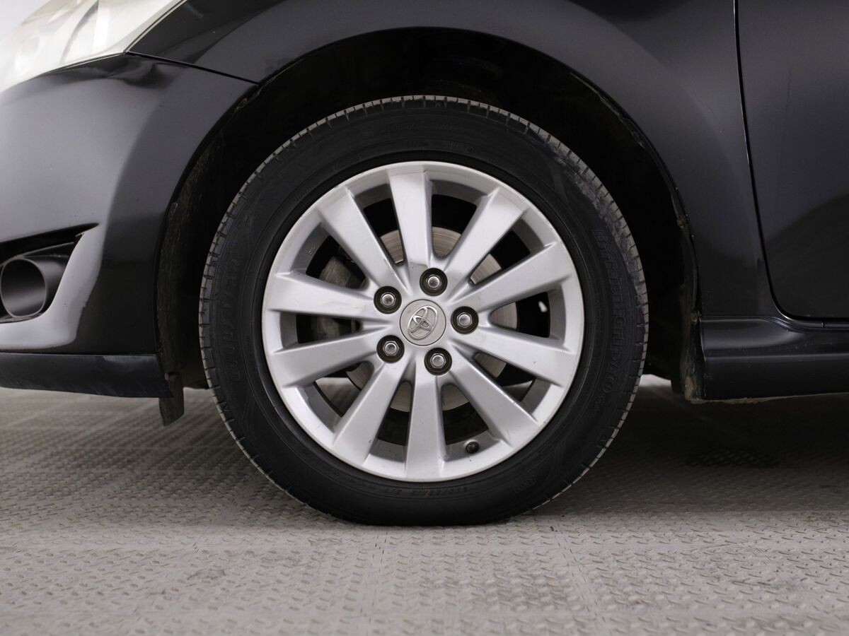 Toyota Auris 2008 - фото автомобиля